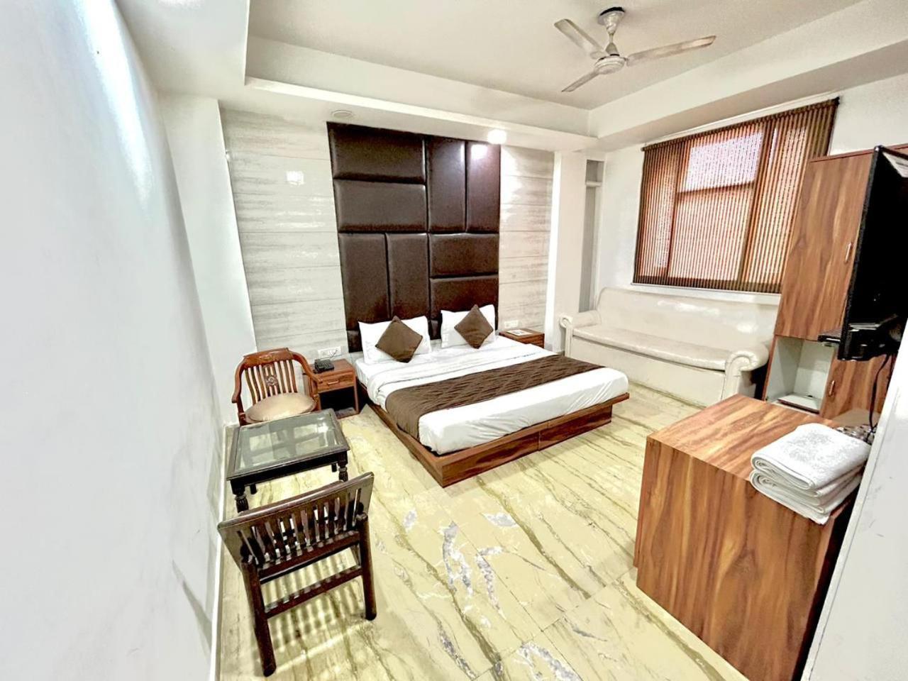 Hotel Spb 87 Near Karol Bagh Metro Station Delhi المظهر الخارجي الصورة