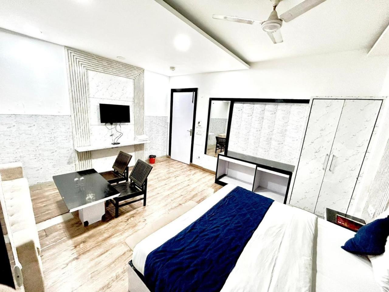 Hotel Spb 87 Near Karol Bagh Metro Station Delhi المظهر الخارجي الصورة