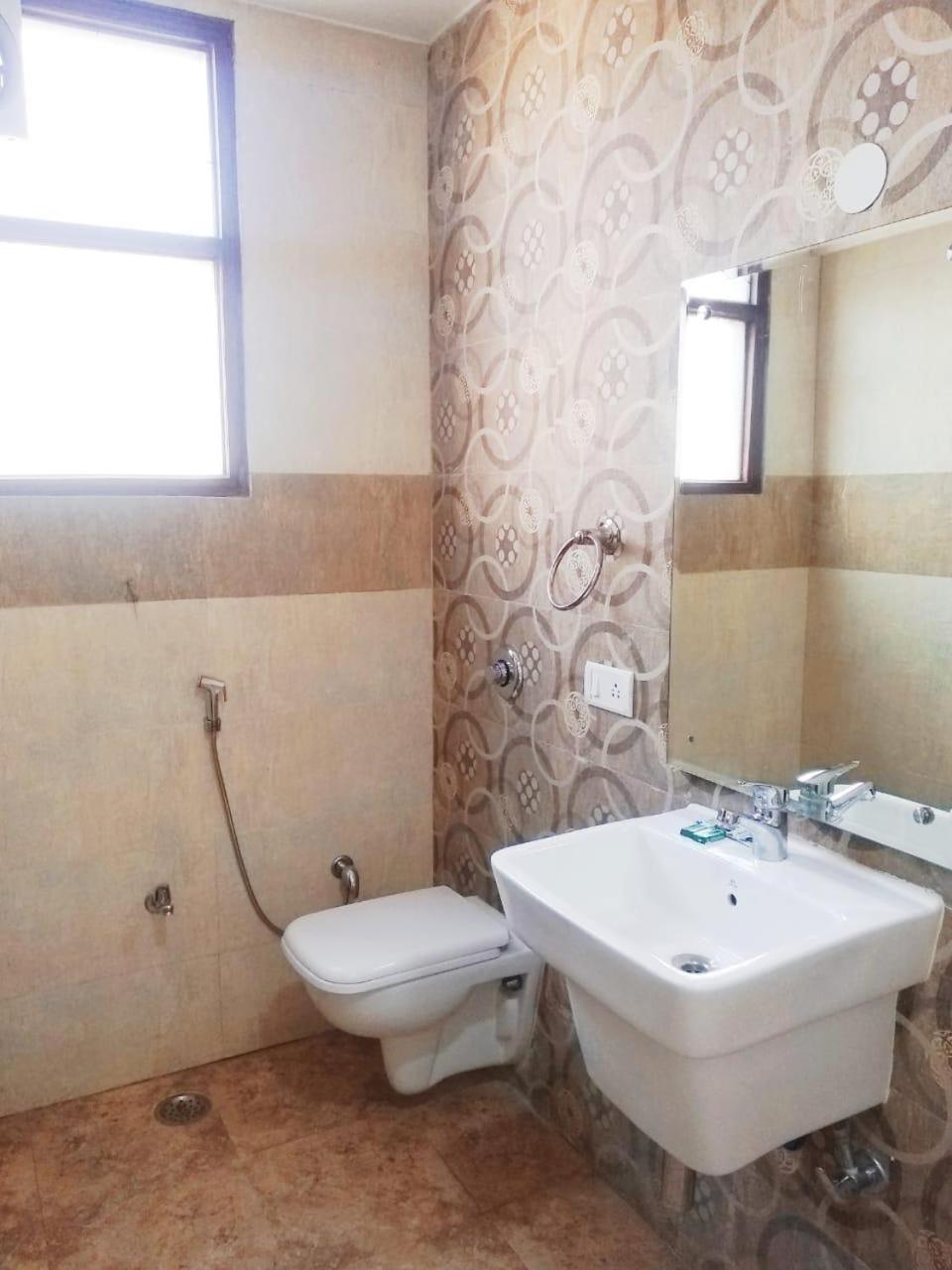 Hotel Spb 87 Near Karol Bagh Metro Station Delhi المظهر الخارجي الصورة