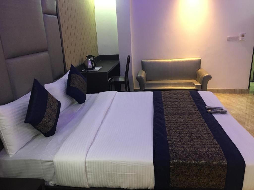Hotel Spb 87 Near Karol Bagh Metro Station Delhi المظهر الخارجي الصورة